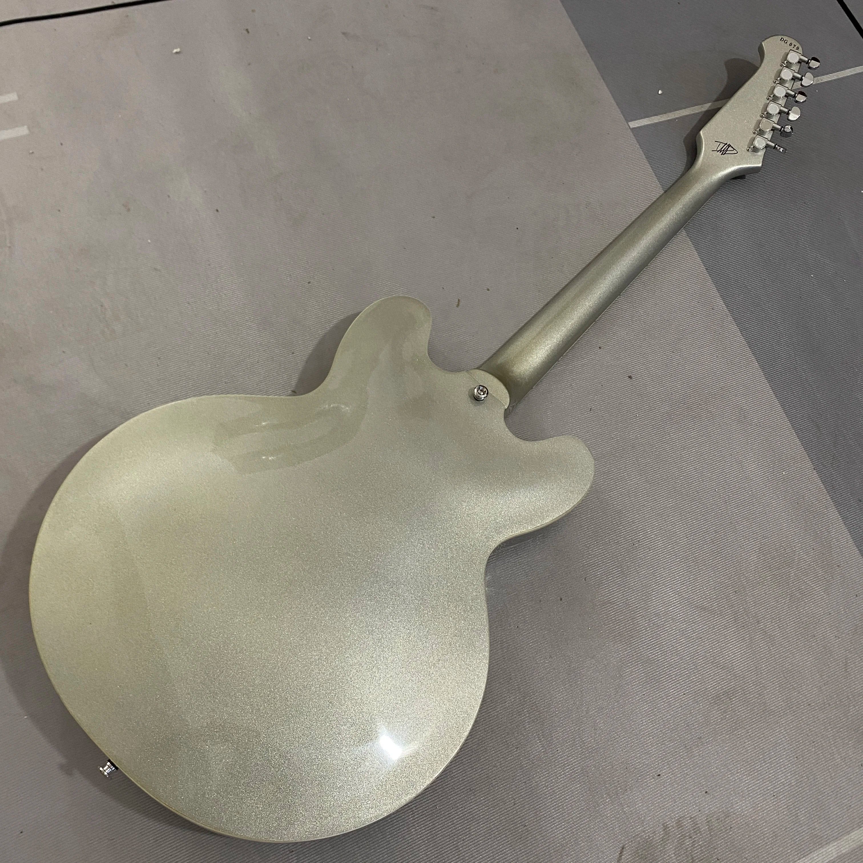 Electric guitar, half hollow , chrome hardware, maple body, HH pickups, rosewood fretboard, 22 frets